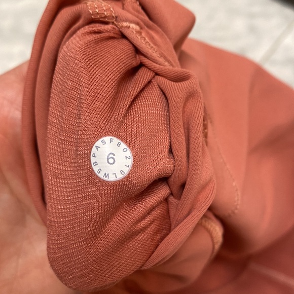Lululemon 7/8 Wunder Under - Picture 3 of 3